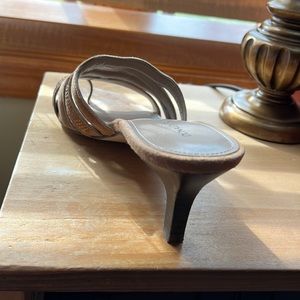 Donald Pliner tan suede sandals